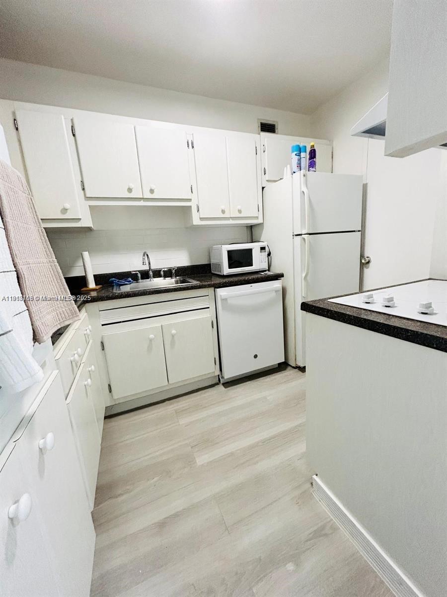 6dd28e9b-1124 100 Lincoln Rd # 535, Miami Beach FL 33139 — #A11918168