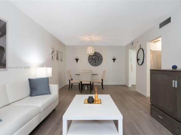 17890 W Dixie Hwy 319 Hwy # 319, North Miami Beach FL 33160 — #A11893004