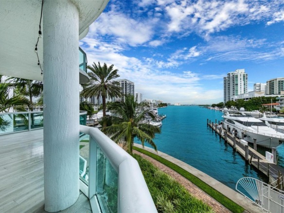 7918 Harbour Island Dr # 207, North Bay Village FL 33141 — #A11910684