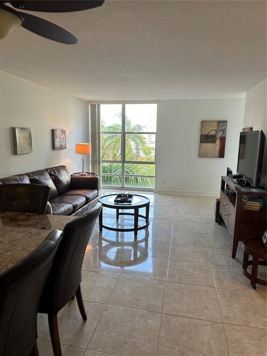6dd28e9b-1224 210 172nd St # 523, Sunny Isles Beach FL 33160 — #A11713589