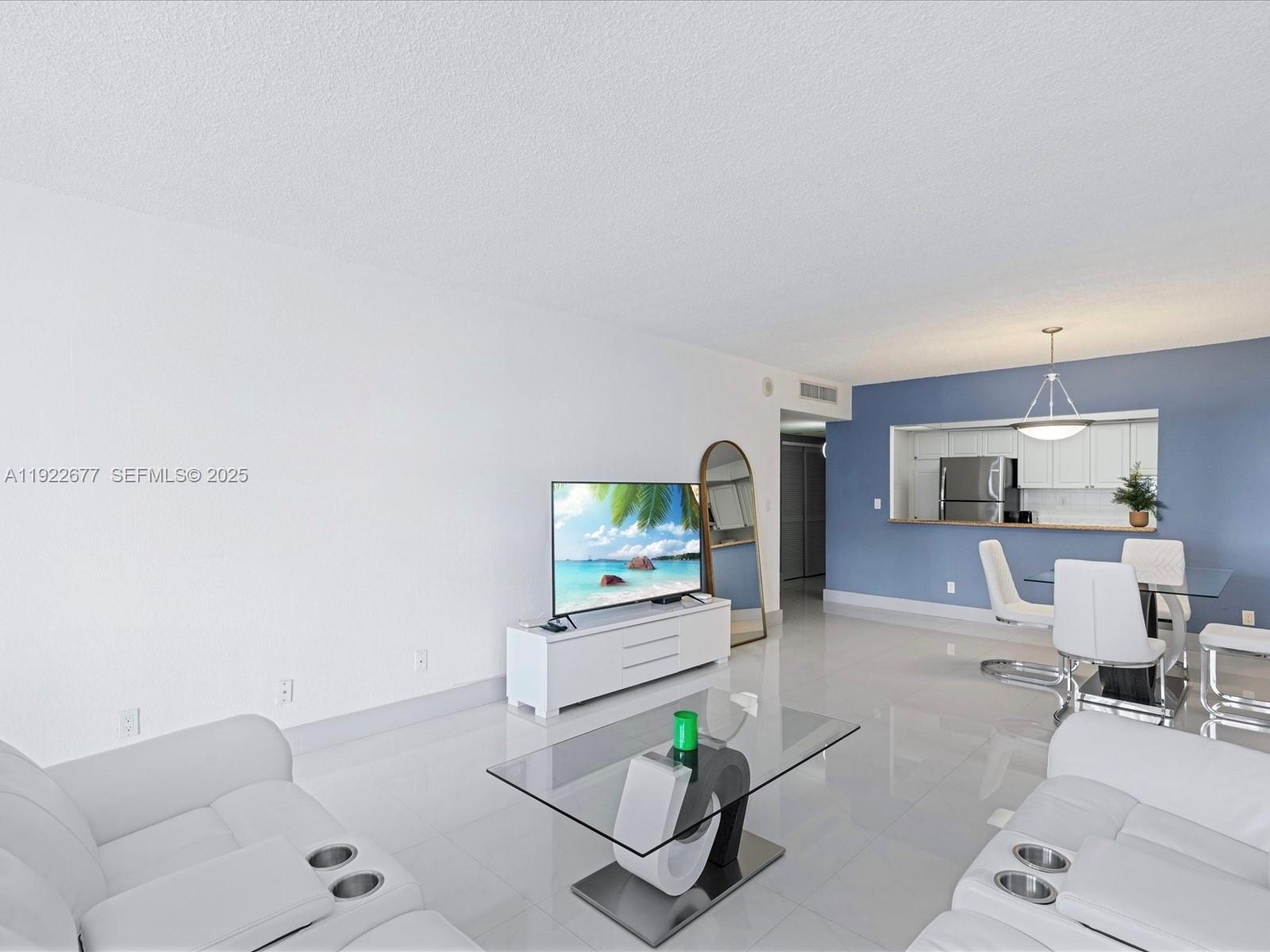 6dd28e9b-1241 19370 E Collins Ave # 625, Sunny Isles Beach FL 33160 — #A11922677