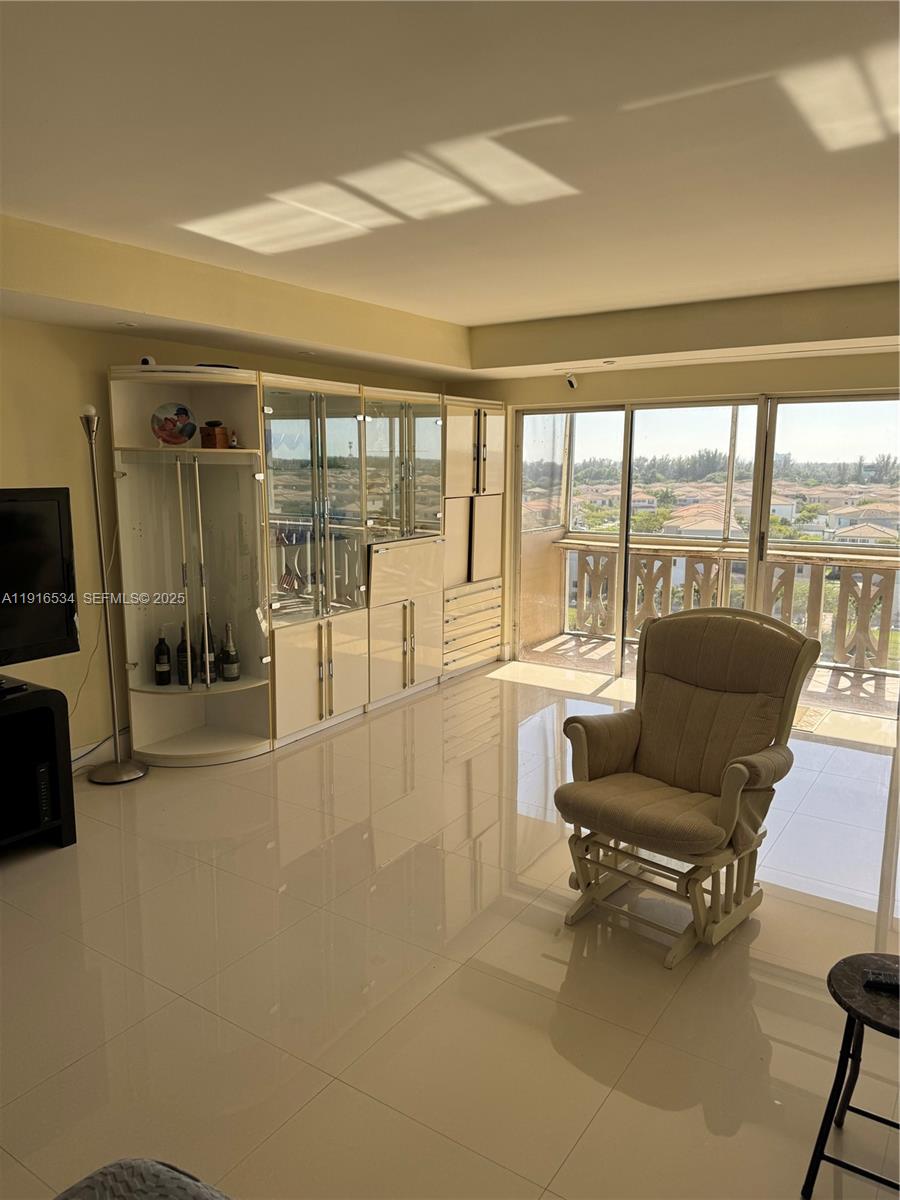 6dd28e9b-1244 800 NE 195th St # 714, Miami FL 33179 — #A11916534