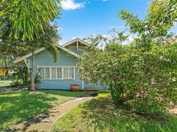 728 Newark St, West Palm Beach FL 33401 — #A11886720
