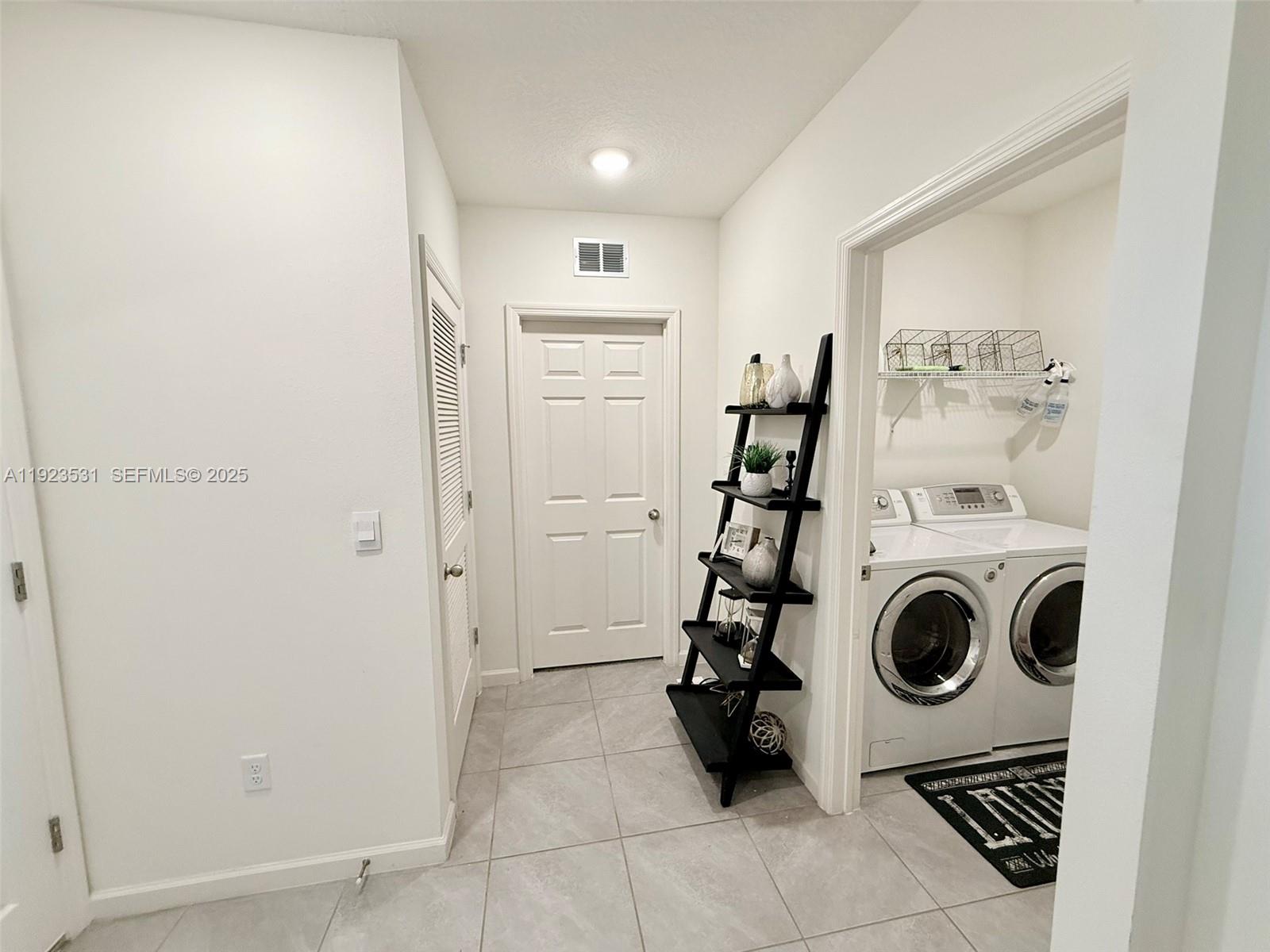 6dd28e9b-1270 517 SW Lacroix Ave, Port St. Lucie FL 34953 — #A11923531