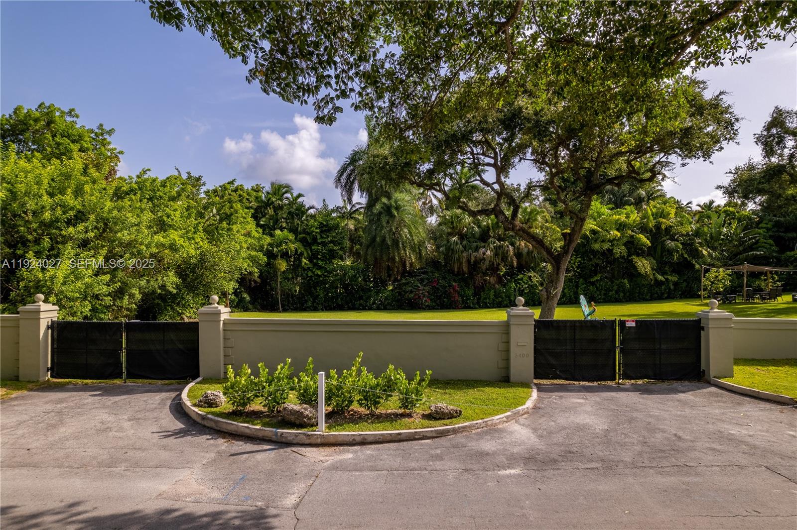 6dd28e9b-1292 3400 S Moorings Way, Coconut Grove FL 33133 — #A11924027