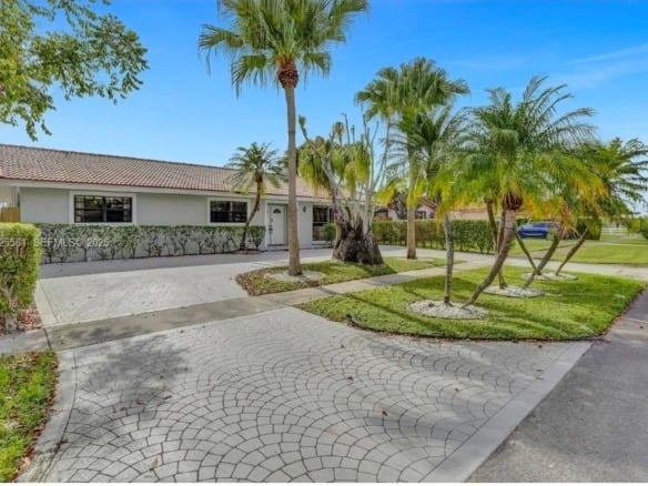 5500 Buchanan St, Hollywood FL 33021 — #A11925581