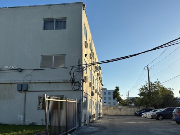1400 NE 111th St, Miami FL 33161 — #A11919179