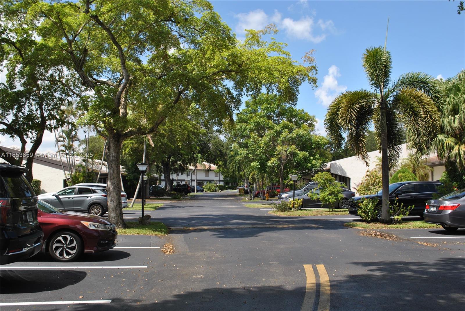 6dd28e9b-1351 19941 NE 5th Ct # 3M, Miami FL 33179 — #A11853859