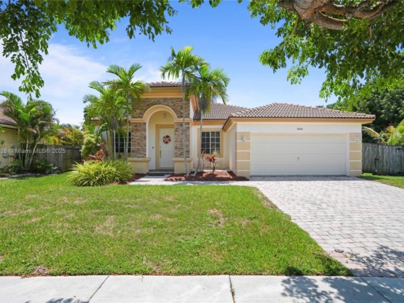 9506 SW 220th Ln, Cutler Bay FL 33190 — #A11855828