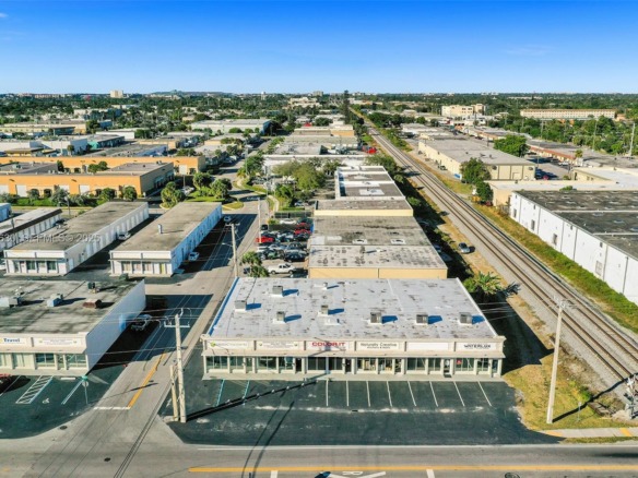 4500 N Dixie Hwy, Oakland Park FL 33334 — #A11927630