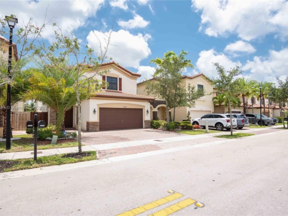 8885 NW 100th Pl, Doral FL 33178 — #A11818784