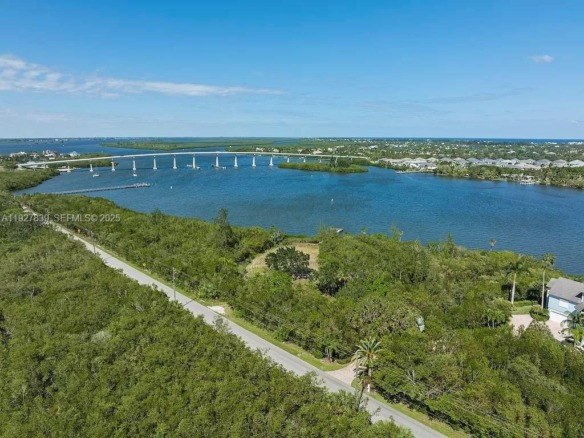 250 Live Oak Dr, Vero Beach FL 32963 — #A11927839