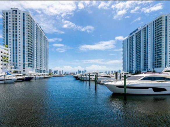 17211 Biscayne Blvd #013, Miami FL 33160 — #A11803984