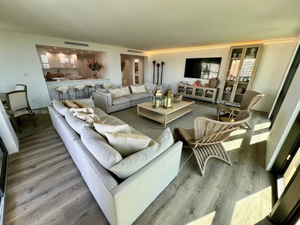 1121 Crandon Blvd # E1001, Key Biscayne FL 33149 — #A11928487