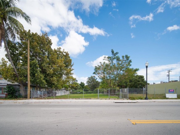 7635 NE 2nd Ave, Miami FL 33138 — #A11925162