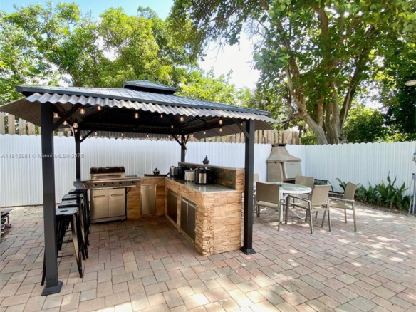 739 NW 112th St, Miami FL 33168 — #A11843981