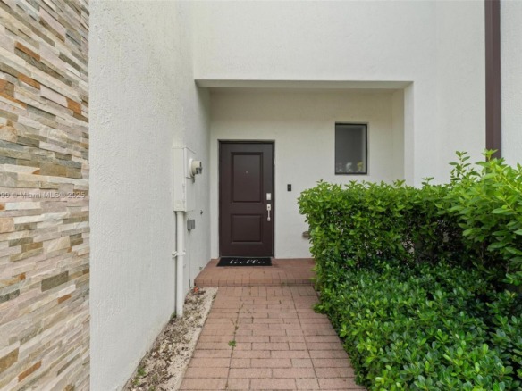 403 NE 212th St, Miami FL 33179 — #A11876990