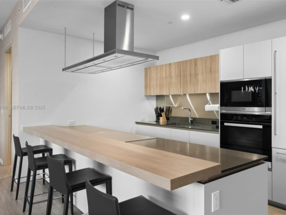 1000 Brickell Plz, Miami FL 33131 — #A11930966
