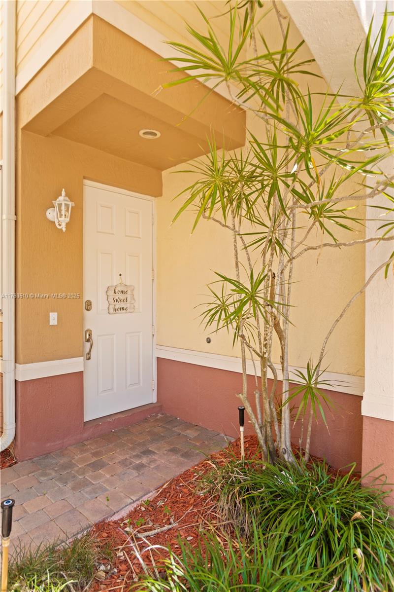 4650 SW 75th Way, Davie FL 33314 — #A11763510