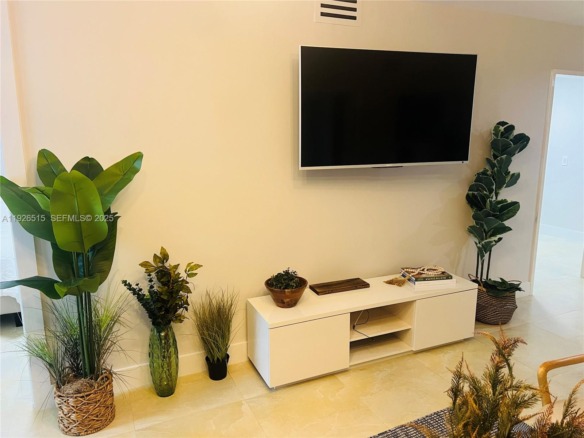 5225 Collins Ave # 914, Miami Beach FL 33140 — #A11926515