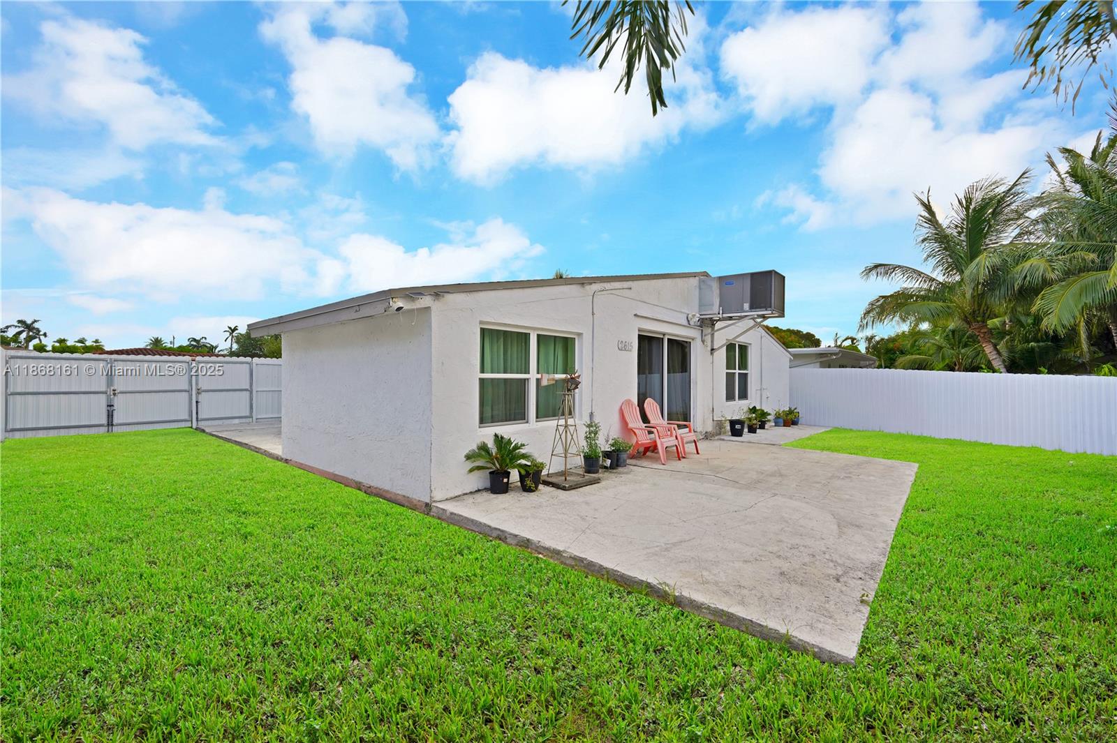 2615 Liberty St, Hollywood FL 33020 — #A11868161