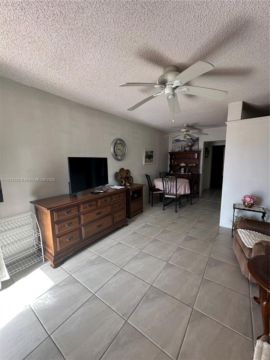 6dd28e9b-1689 920 SW 11th Ave # 12A, Hallandale Beach FL 33009 — #A11837592