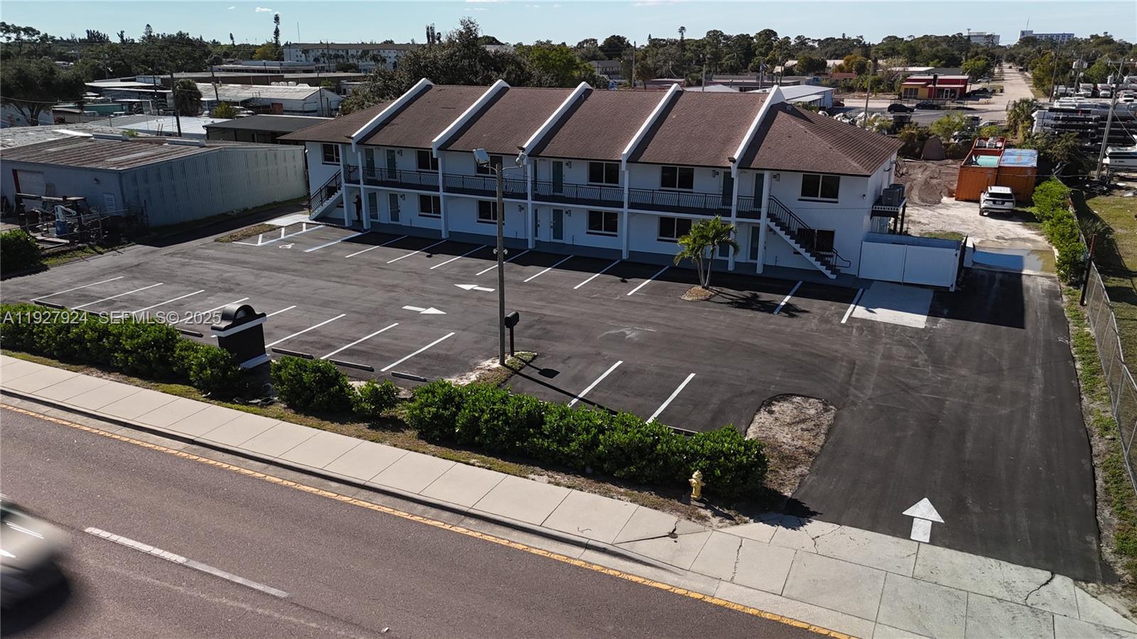 default 2700 EVANS AVE # 3, Fort Myers FL 33901 — #A11927924