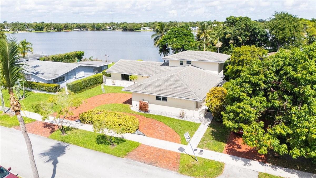 6dd28e9b-1737 1961 NE 188th St, Miami FL 33179 — #A11914967