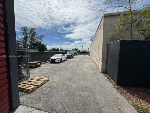 Listing #A11881235