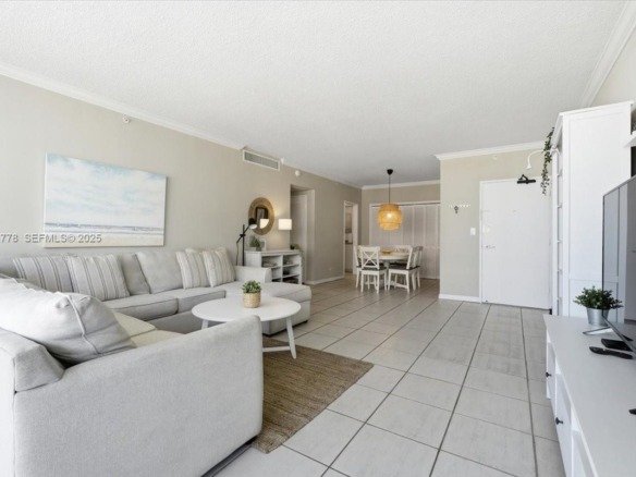 5601 Collins Ave # 915, Miami Beach FL 33140 — #A11934778