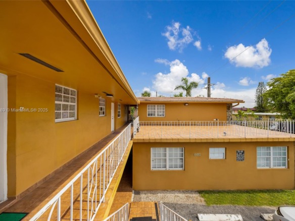 4340 NW 11th St, Miami FL 33126 — #A11815189