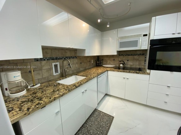 4001 S Ocean Dr # 10F, Hollywood FL 33019 — #A11854623