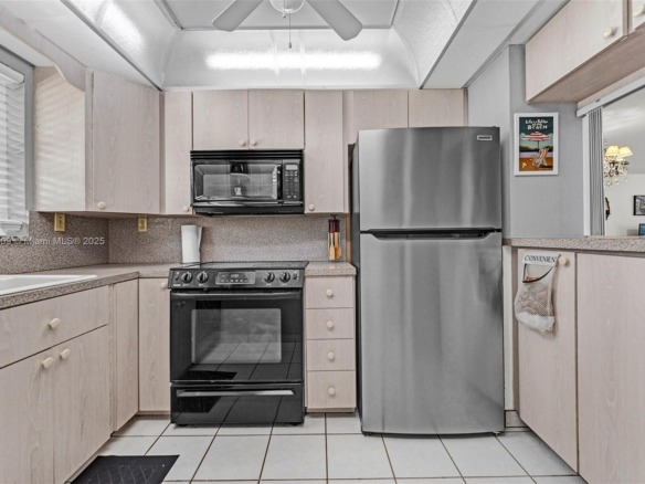 1169 Hillsboro Mile # 111, Hillsboro Beach FL 33062 — #A11825509
