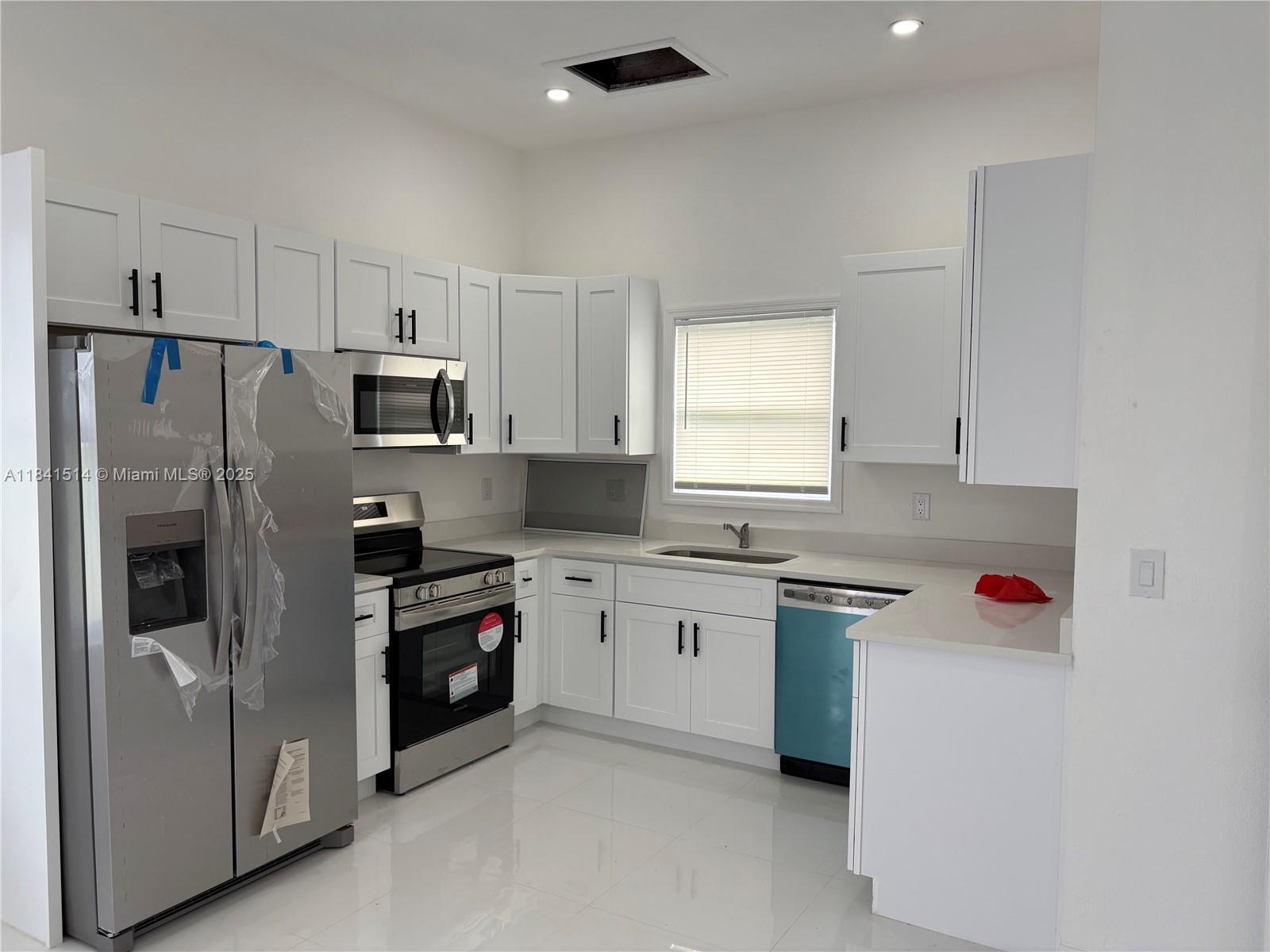 6dd28e9b-1940 13485 NE jacksonville rd, Other City – In The State Of Florida FL 32113 — #A11841514