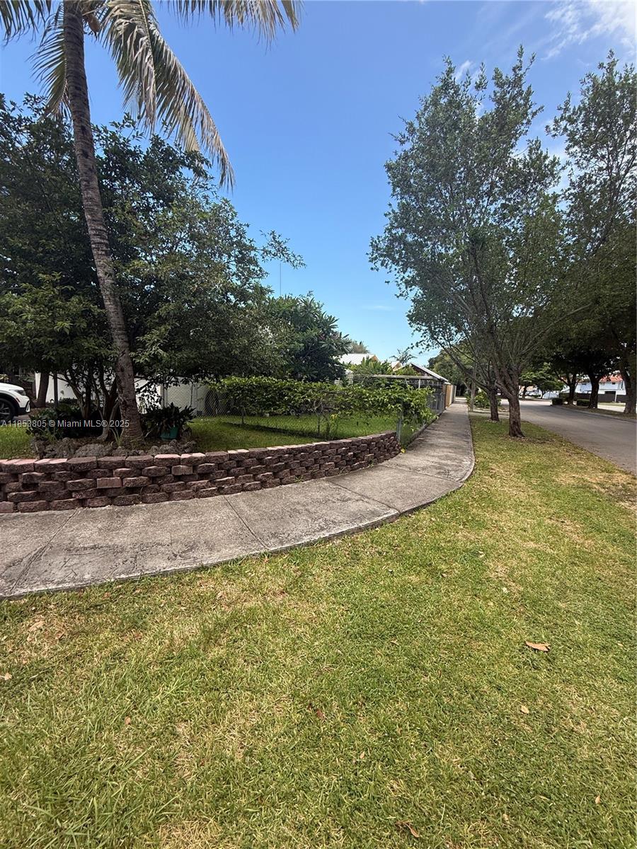 6dd28e9b-1971 11472 SW 4th St, Sweetwater FL 33174 — #A11853805