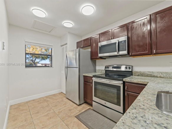 880 NE 207th Ter # 10, Miami FL 33179 — #A11940350