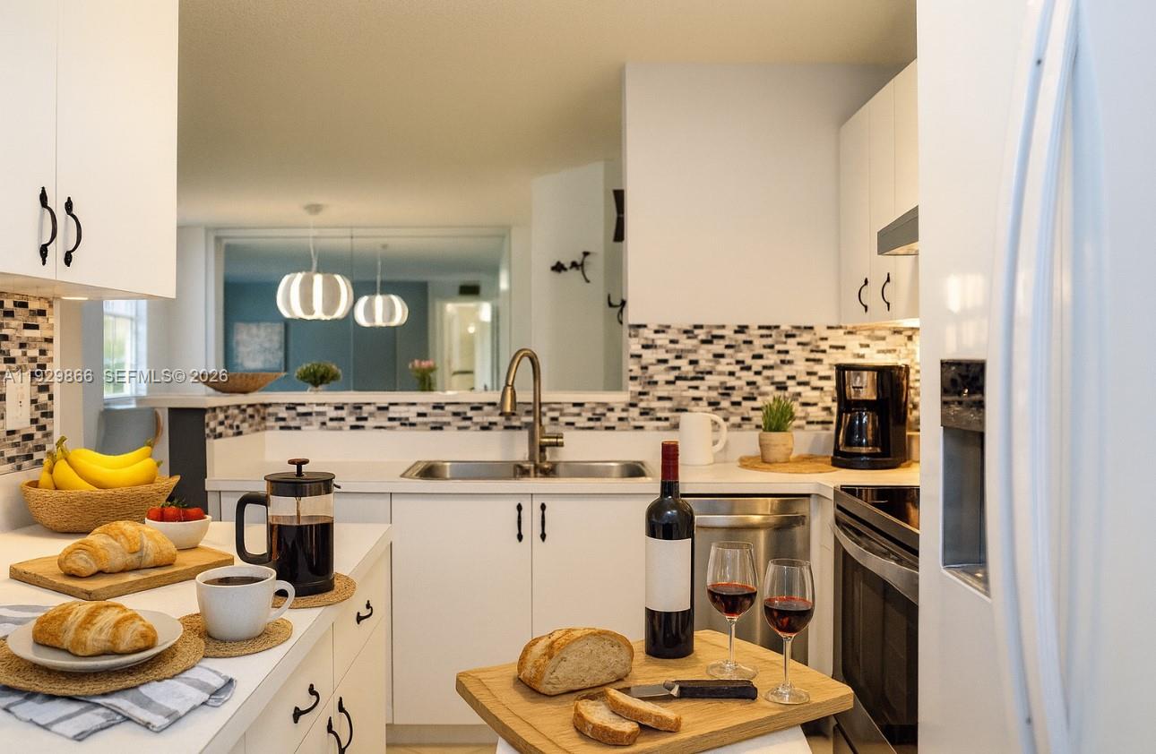 6dd28e9b-2029 19601 E Country Club Dr # 7202, Aventura FL 33180 — #A11929866