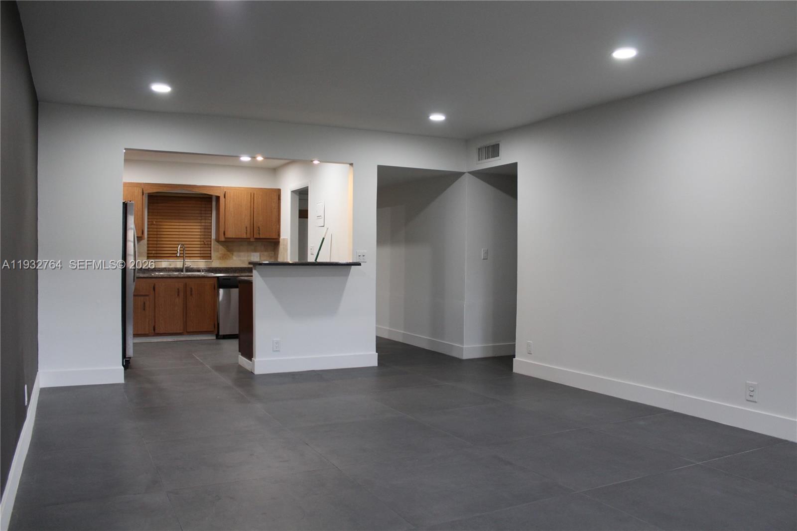 6dd28e9b-2032 5140 SW 40th Ave # 3C, Dania Beach FL 33314 — #A11932764