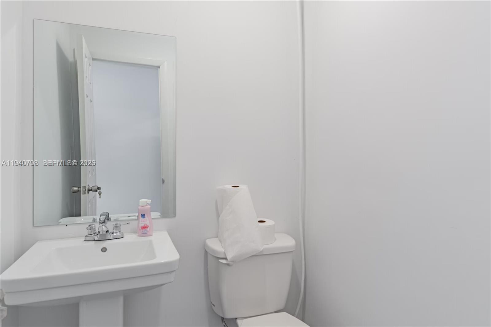6dd28e9b-2038 1670 W 31st Pl, Hialeah FL 33012 — #A11940798