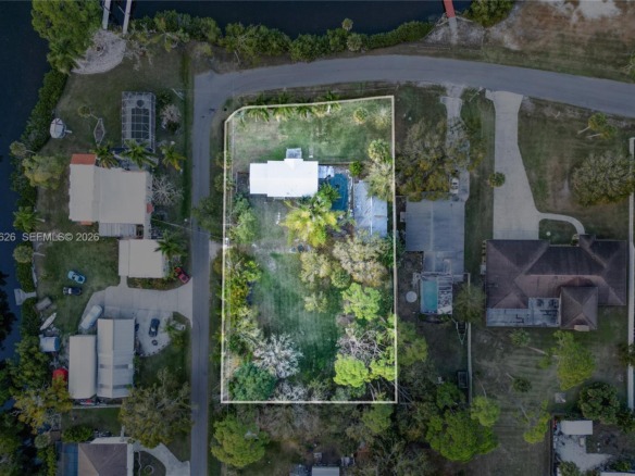 302 5th St SW, Other City – In The State Of Florida FL 33570 — #A11939626