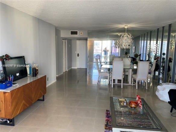 Listing #A11939979