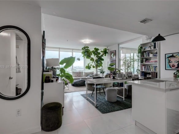 1040 Biscayne Blvd # 1606, Miami FL 33132 — #A12022423