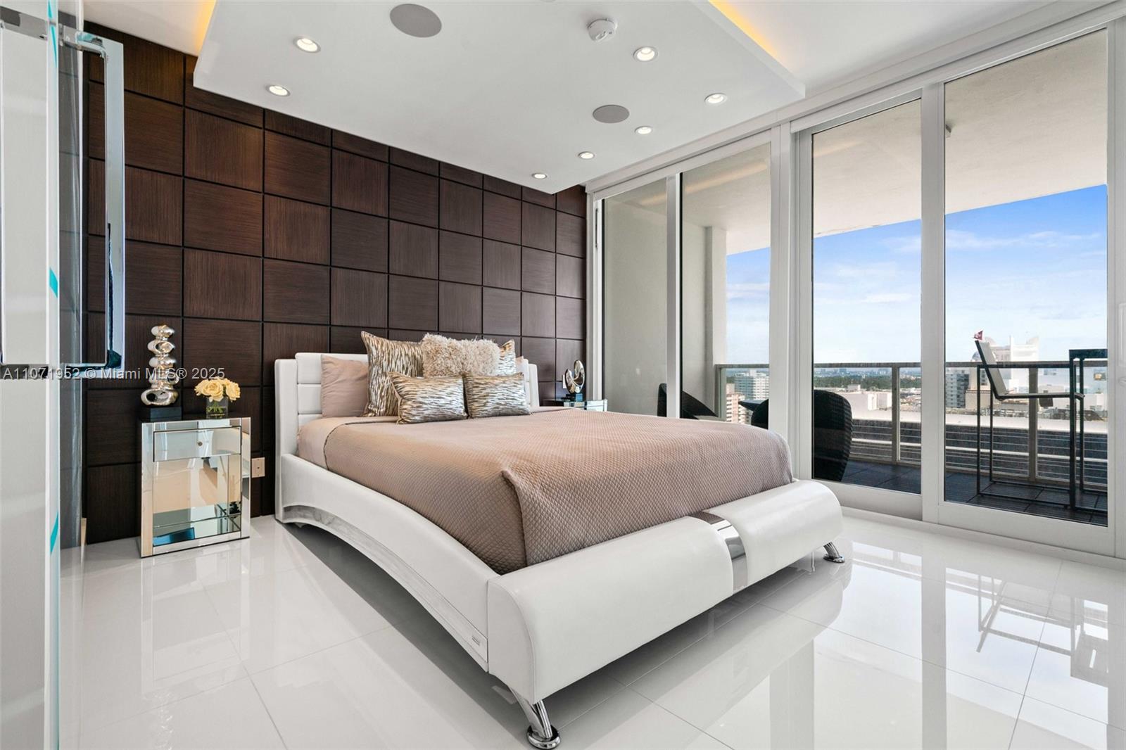 6dd28e9b-2283 100 Lincoln Rd, Miami Beach FL 33139 — #A11071952