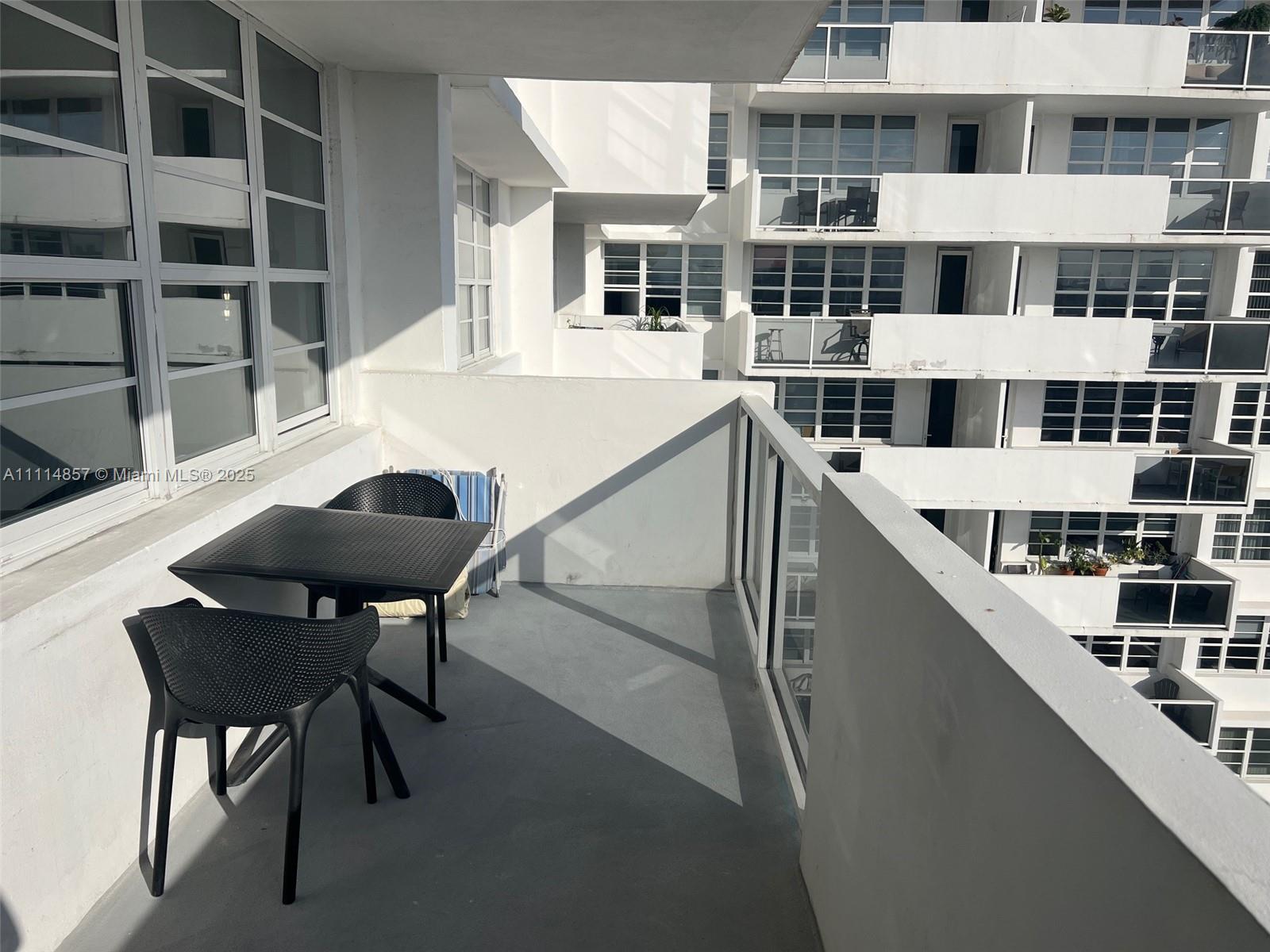 6dd28e9b-2319 100 Lincoln Rd # 1207, Miami Beach FL 33139 — #A11114857