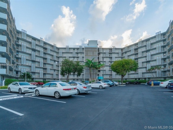 3401 N Country Club Dr # 406, Aventura FL 33180 — #A11229189