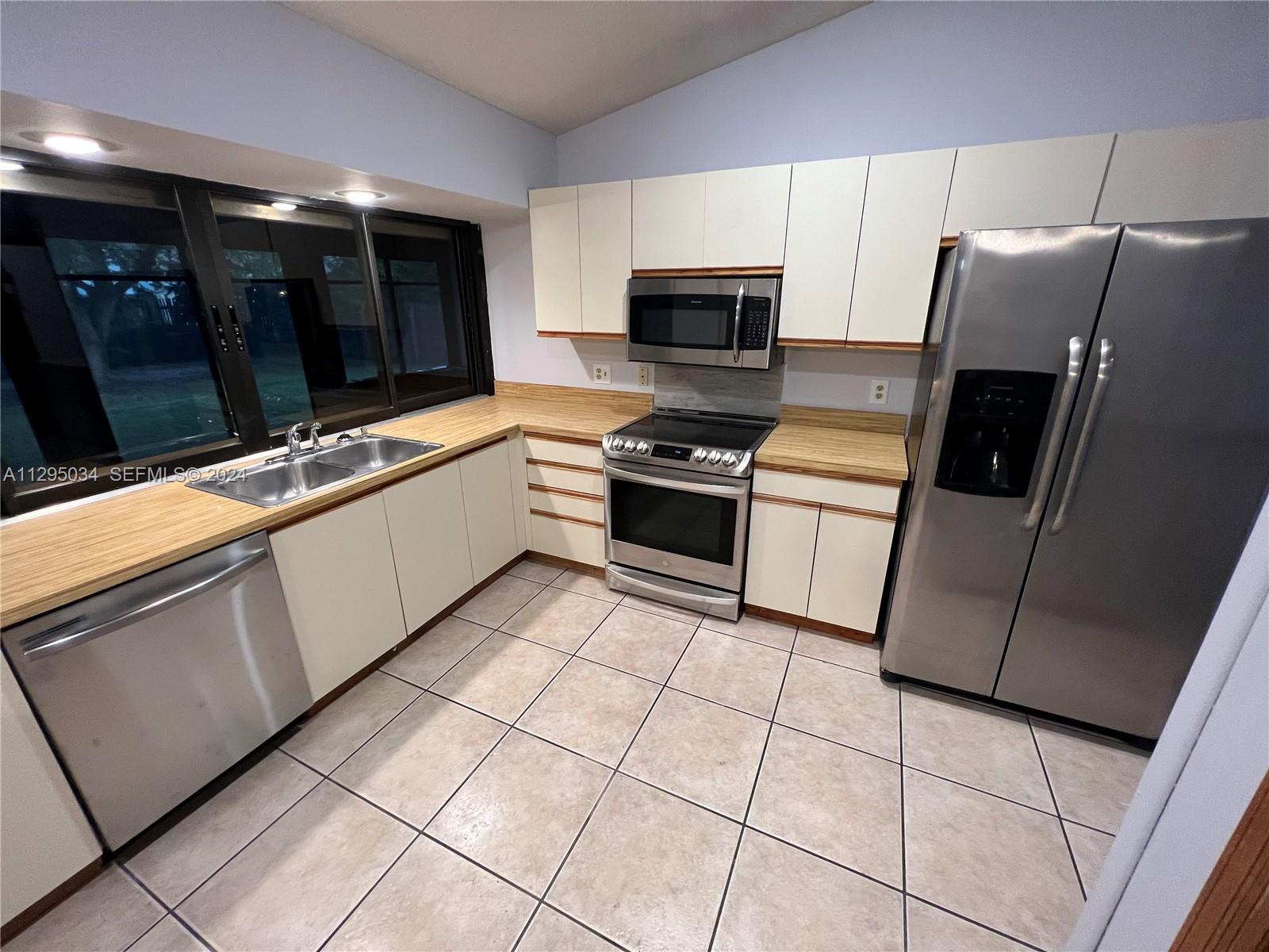 6dd28e9b-2463 1921 SW Hickock Ter, Port St. Lucie FL 34953 — #A11295034