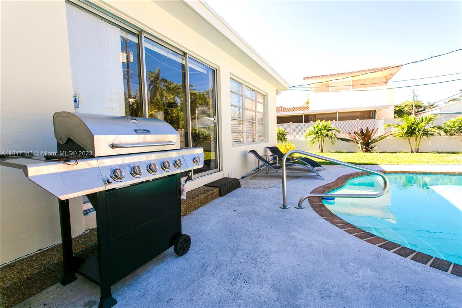 6dd28e9b-2478 951 Washington St, Hollywood FL 33019 — #A11317343