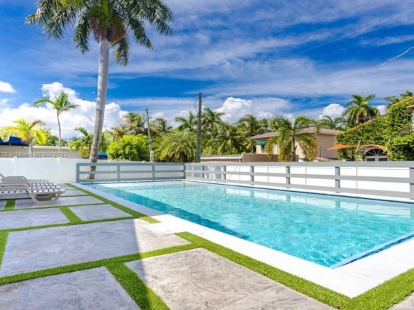 1109 Hollywood Blvd, Hollywood FL 33019 — #A11317805