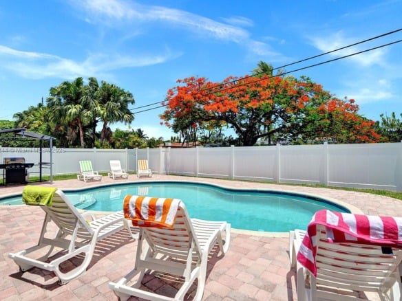 1301 Rodman St, Hollywood FL 33019 — #A11317844