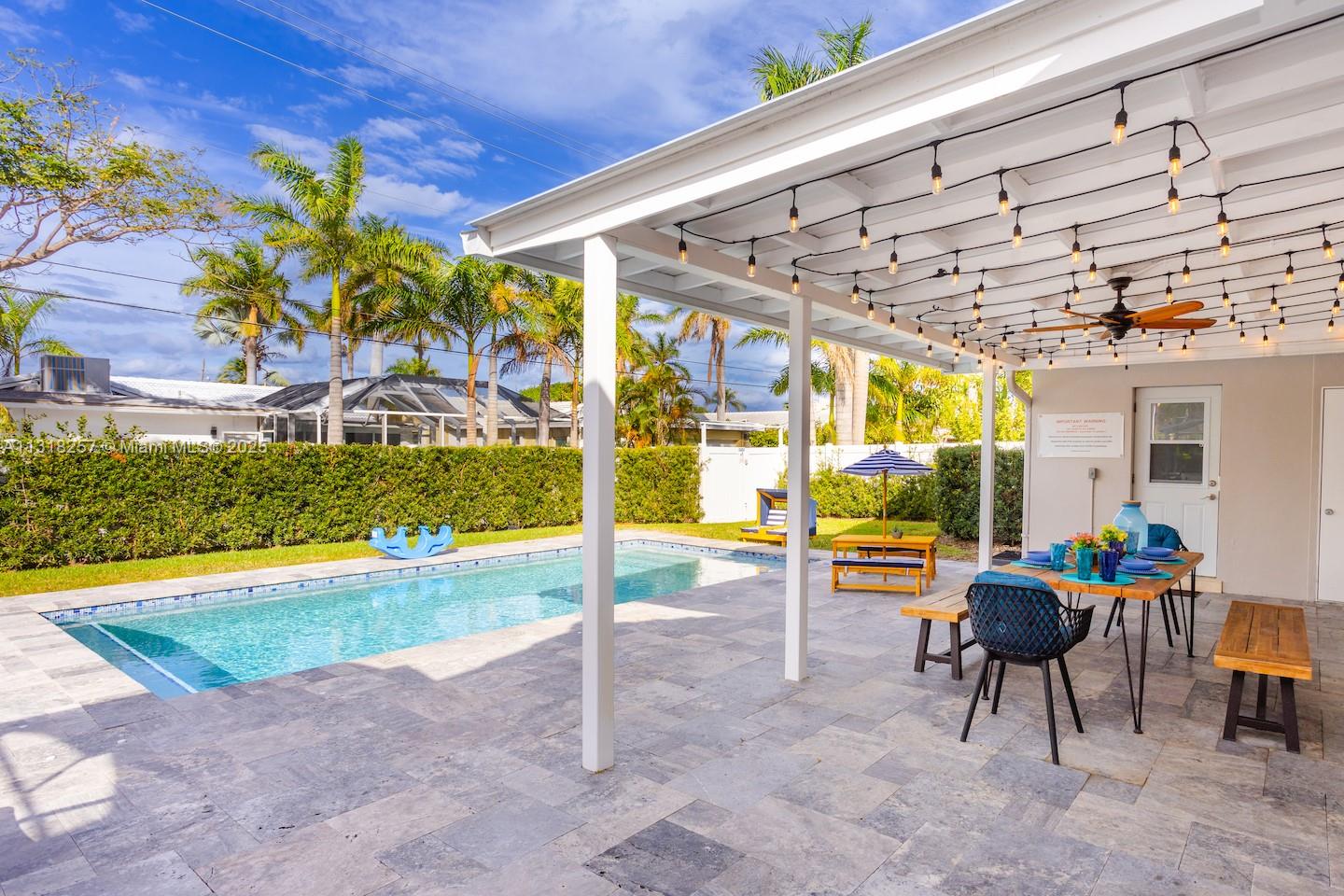 6dd28e9b-2483 833 Washington St, Hollywood FL 33019 — #A11318257
